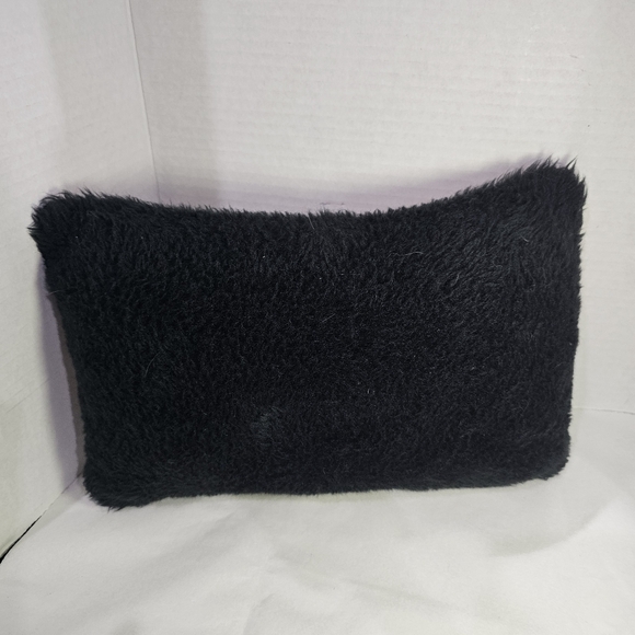 No Outfit Is Complete Without Cat Hair Pillow 12x8 Manual Woodworkers and Weave - Picture 4 of 10